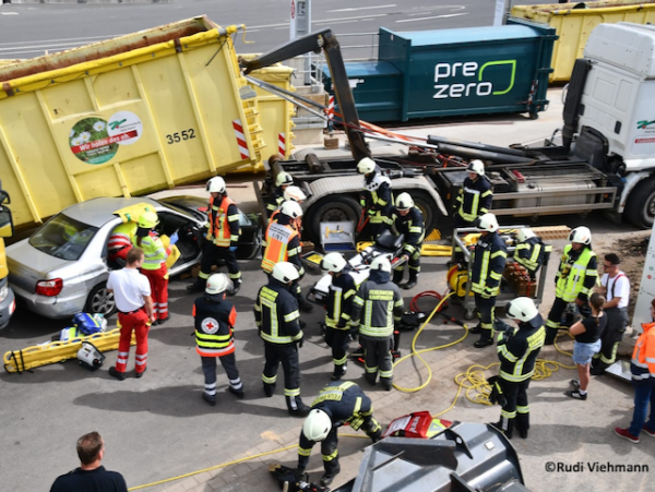 Einsatzübung TH-VU Großfahrzeuge